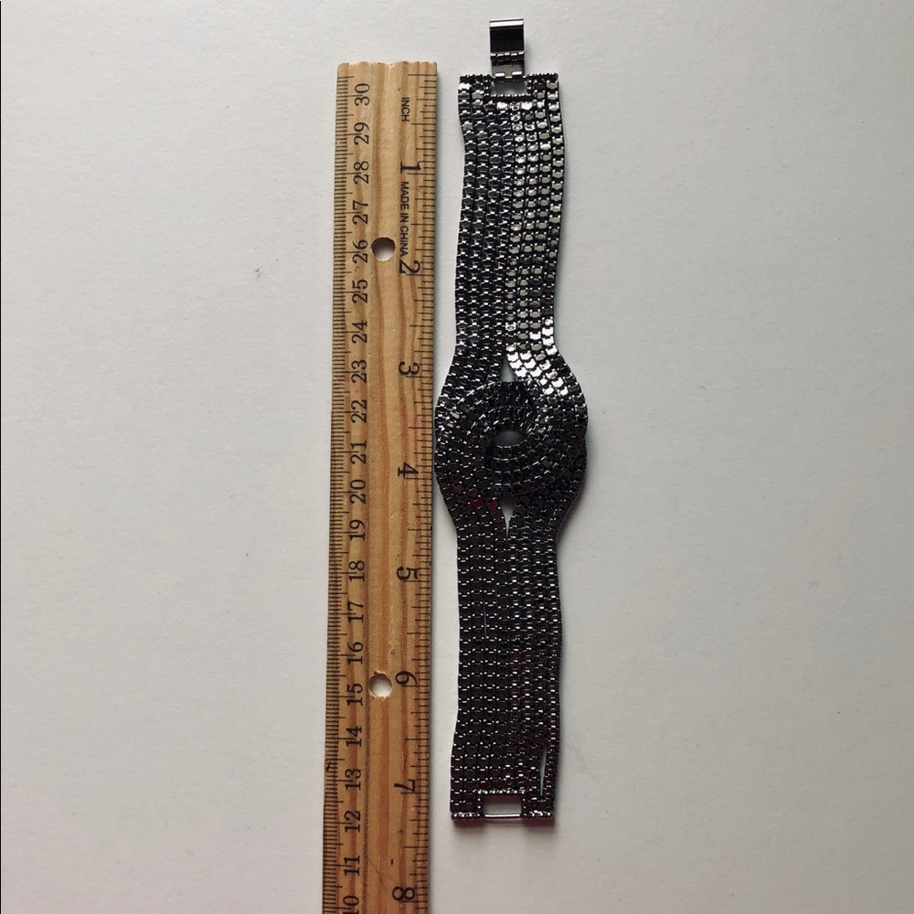 Bracelet Made Of Box Chain With Loop In Center - image 5